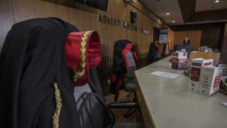 BAKIRK�Y 9. A�IR CEZA MAHKEMES�